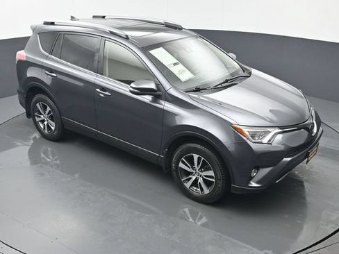 Used 2018 Toyota RAV4 XLE AWD/4WD image 43