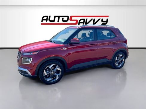 Used 2024 Hyundai Venue Limited image 3