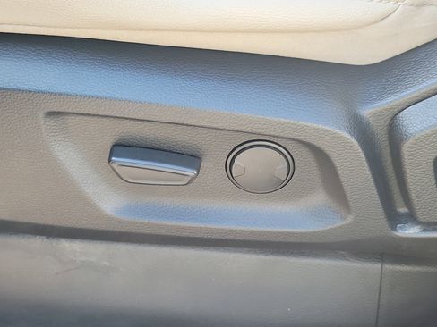 Used 2019 Ford Ranger Lariat w/ Equipment Group 501A Mid image 18