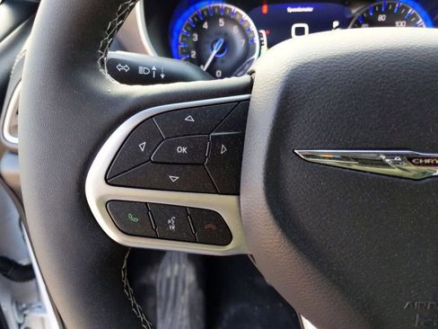 New 2026 Chrysler Pacifica Select image 22