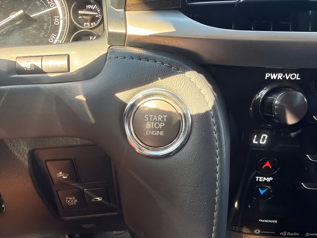 Used 2017 Lexus LX 570 4WD w/ Luxury Package image 23