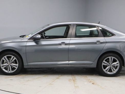 Used 2024 Volkswagen Jetta SE FWD image 7
