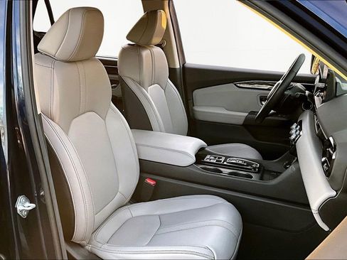 Used 2025 Honda Pilot EX-L image 22