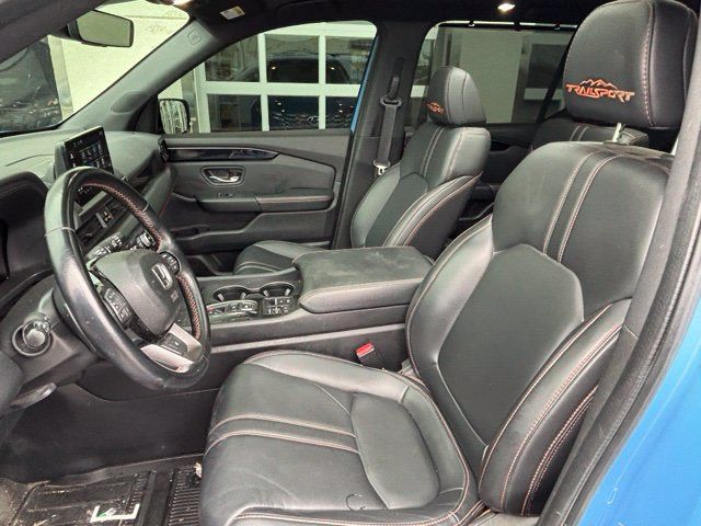 Certified 2025 Honda Pilot TrailSport image 11