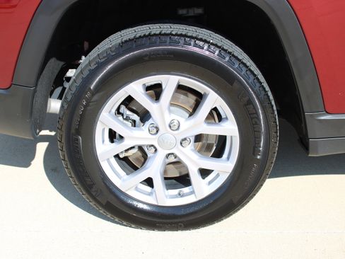 Used 2021 Jeep Grand Cherokee L Limited AWD/4WD image 13