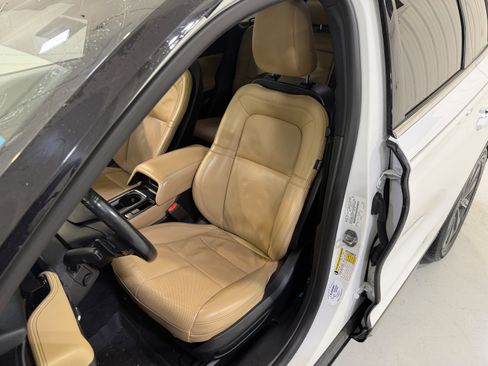 Used 2021 Lincoln Corsair Reserve w/ Equipment Group 201A image 11