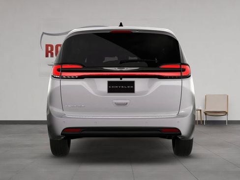 New 2026 Chrysler Pacifica Select image 10