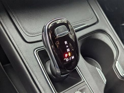 Used 2024 Cadillac XT4 Premium Luxury image 12