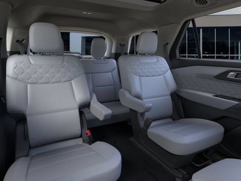 Used 2026 Ford Explorer Platinum w/ LUX Leather Package AWD/4WD image 19