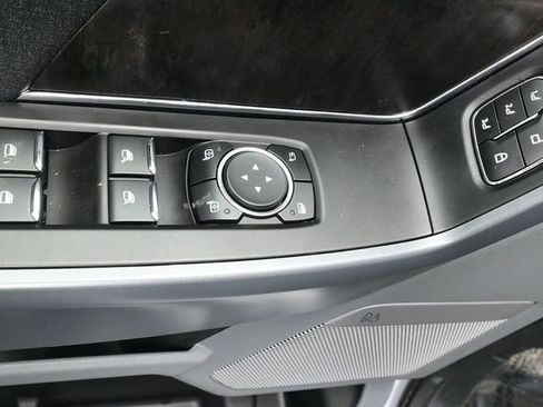 Used 2023 Ford F150 Lariat image 29