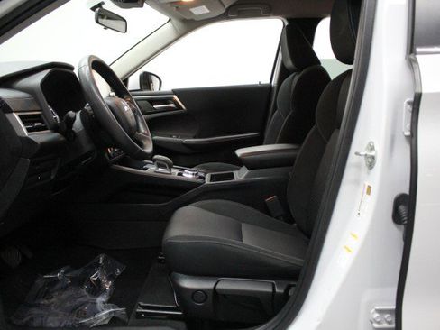 Used 2022 Mitsubishi Outlander ES image 7