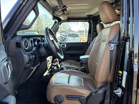 Used 2023 Jeep Wrangler Sahara w/ Cold Weather Group image 19