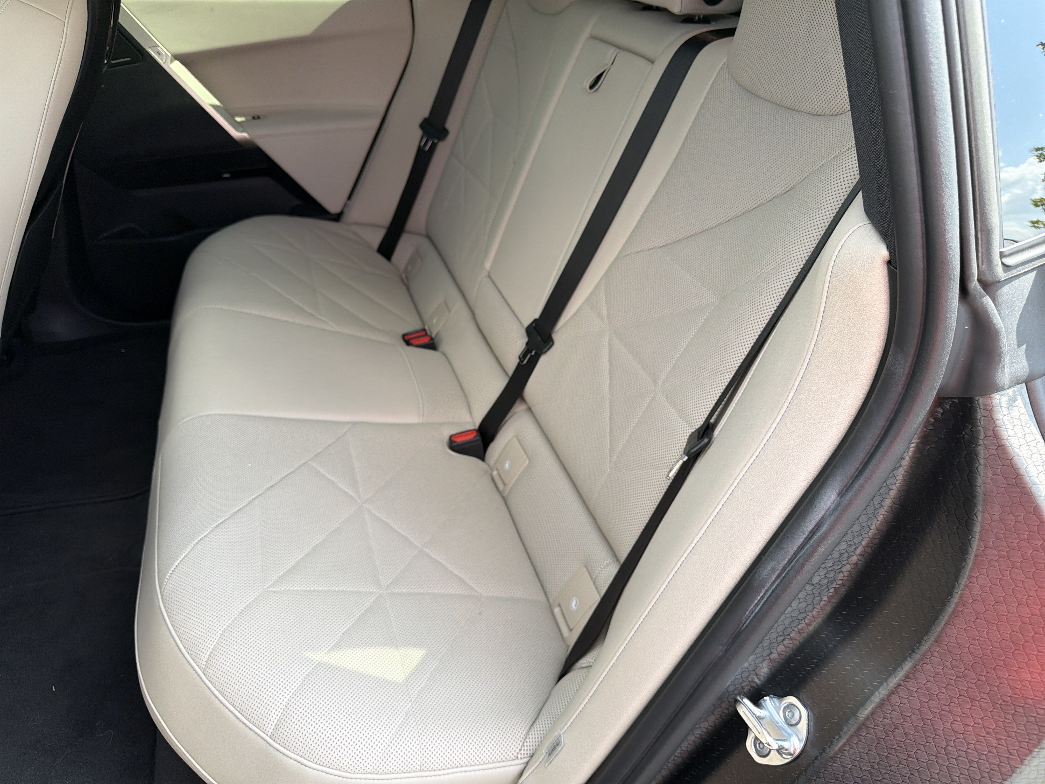 Certified 2024 BMW iX xDrive50 w/ Sport Package AWD/4WD image 17