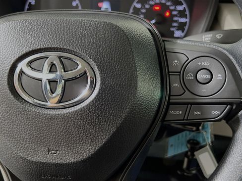 Used 2025 Toyota Corolla LE FWD image 20