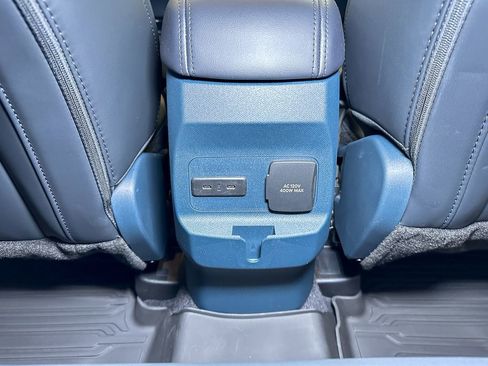 New 2025 Ford Maverick Lariat w/ Black Appearance Package image 25