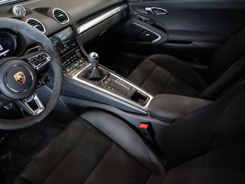 Certified 2025 Porsche 718 Cayman GTS image 18