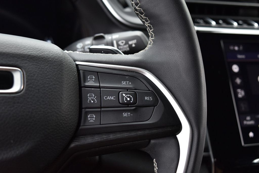 Used 2024 Jeep Grand Cherokee L Laredo AWD/4WD image 18