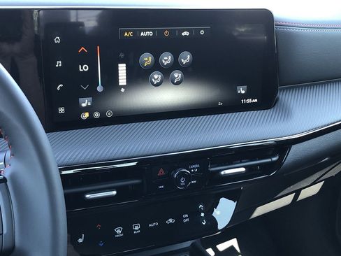 New 2026 Nissan Kicks SR w/ Cold Weather Package image 29