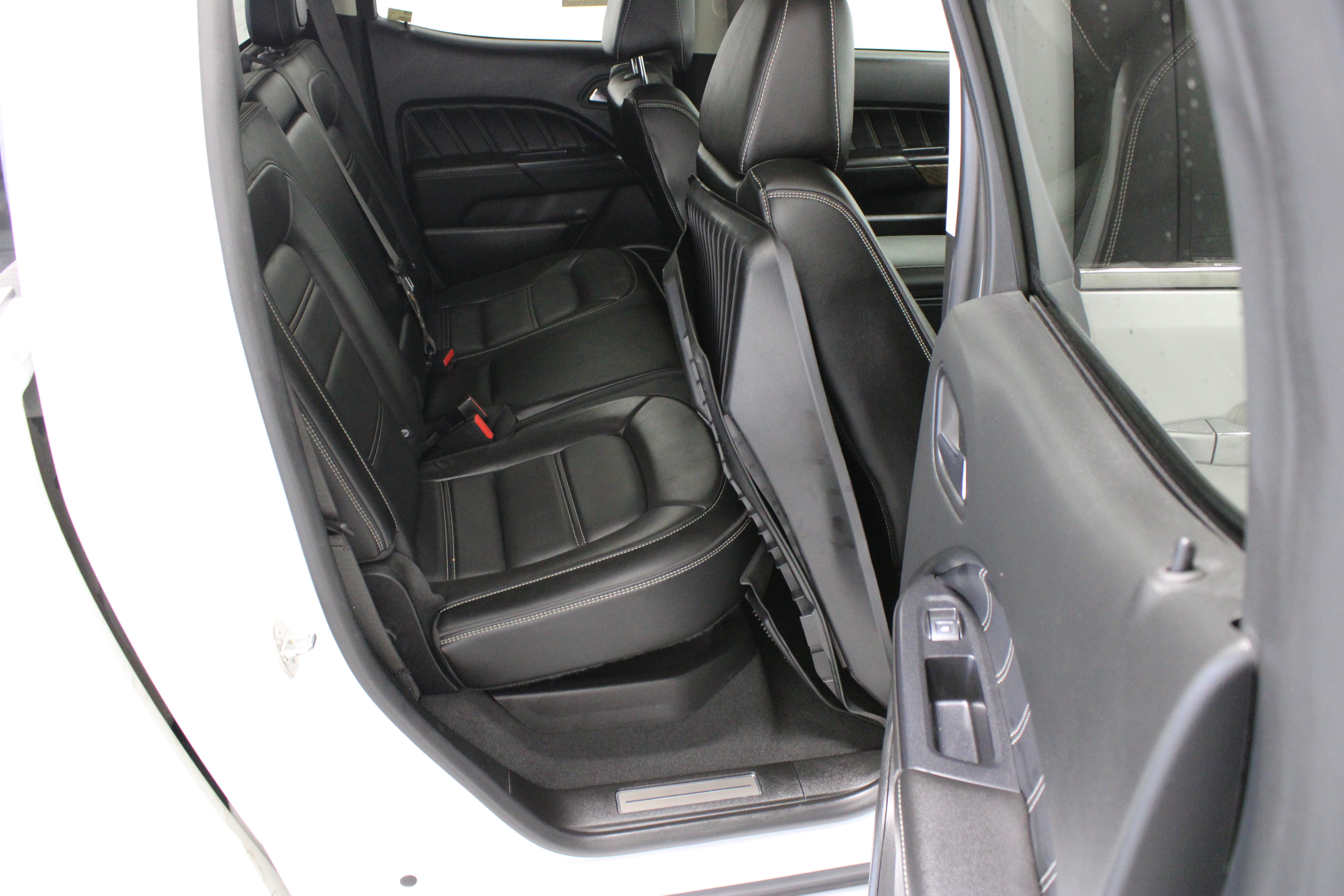 Used 2022 GMC Canyon Denali AWD/4WD image 32