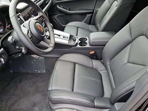 Certified 2026 Porsche Macan image 21