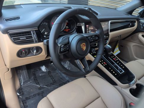 New 2026 Porsche Macan S image 4