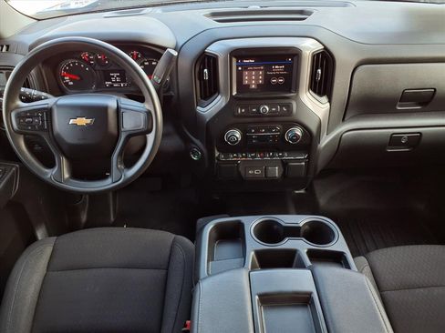 Used 2024 Chevrolet Silverado 1500 Custom image 12
