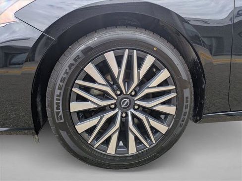 Used 2024 Nissan Altima 2.5 SV FWD image 22