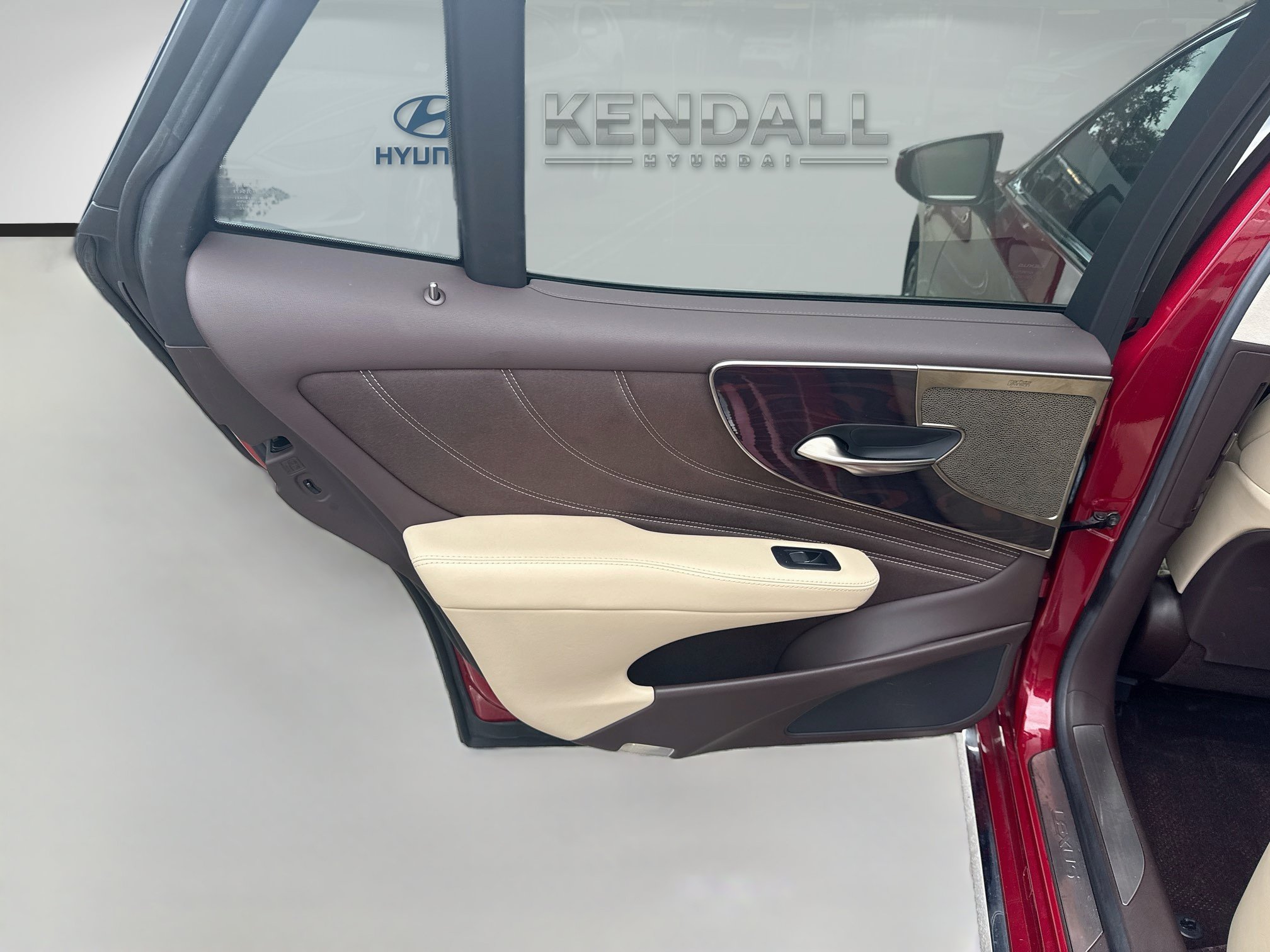 Used 2020 Lexus LS 500 w/ Interior Upgrade Package RWD image 23