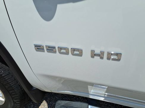 Used 2024 Chevrolet Silverado 2500 LT w/ Convenience Package AWD/4WD image 10