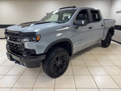Used 2025 Chevrolet Silverado 1500 ZR2 w/ Dark Appearance Package AWD/4WD image 3