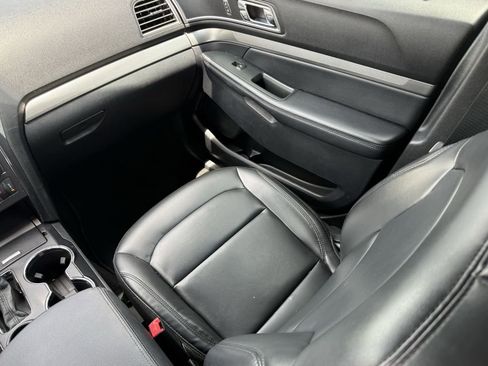 Used 2019 Ford Explorer XLT w/ Equipment Group 202A FWD image 27