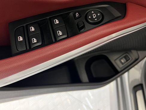 Used 2025 BMW 330i xDrive Sedan w/ Convenience Package AWD/4WD image 23