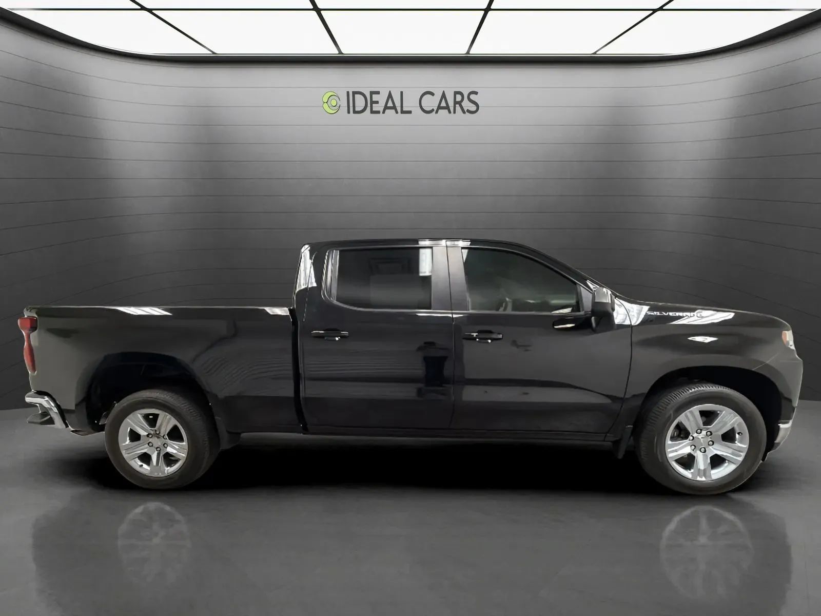 Used 2022 Chevrolet Silverado 1500 LT RWD image 4