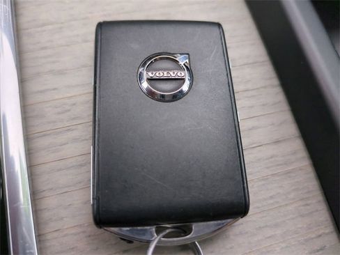 Used 2022 Volvo XC60 B5 Inscription w/ Climate Package image 28