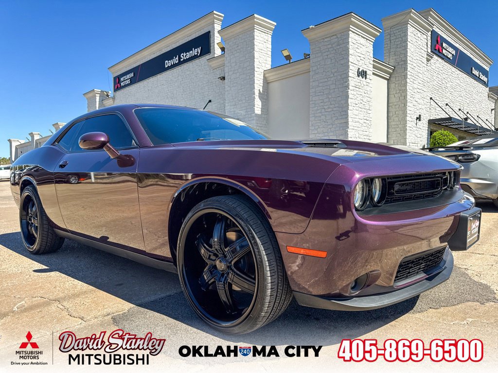 Used 2022 Dodge Challenger SXT w/ Blacktop Package RWD 360° Tour