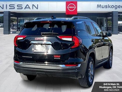 Used 2024 GMC Terrain SLT AWD/4WD image 5