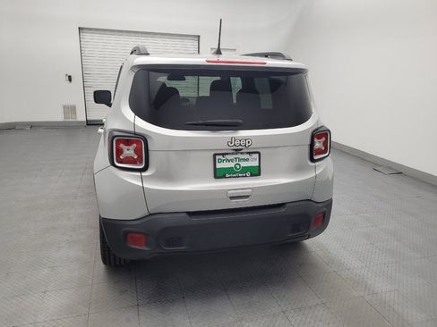 Used 2021 Jeep Renegade Latitude FWD image 6