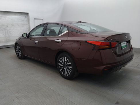 Used 2023 Nissan Altima 2.5 SV image 3