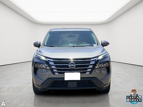 Used 2025 Nissan Rogue SV AWD/4WD image 9