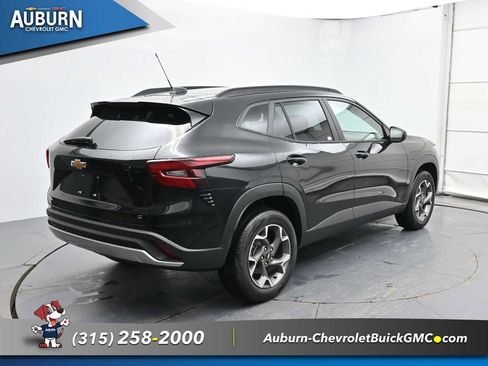 New 2026 Chevrolet Trax LT image 12