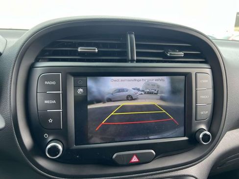 Used 2023 Kia Soul LX image 25