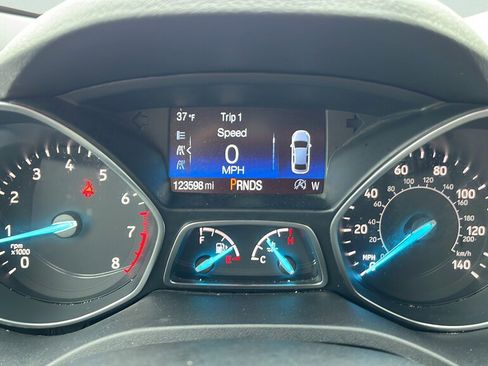 Used 2018 Ford Escape Titanium w/ Ford Safe & Smart Package image 17