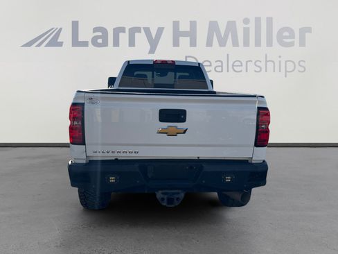 Used 2018 Chevrolet Silverado 3500 LTZ image 4