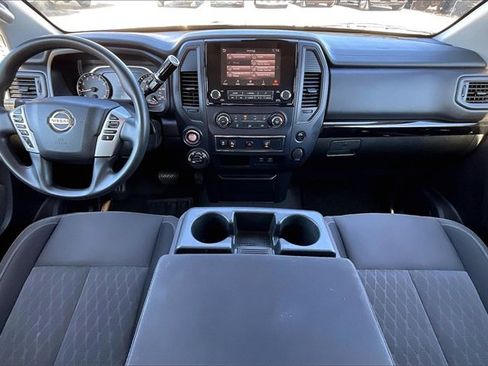 Used 2022 Nissan Titan SV image 15