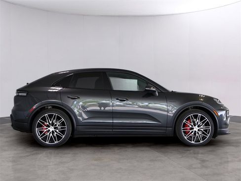 New 2025 Porsche Macan 4S Electric image 9