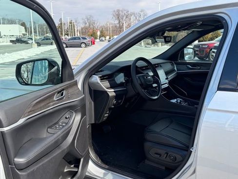 New 2026 Jeep Grand Cherokee Limited w/ Limited Altitude Package AWD/4WD image 19