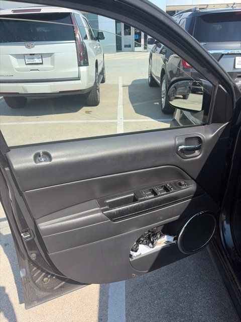 Used 2014 Jeep Compass Sport w/ Power Value Group AWD/4WD image 23