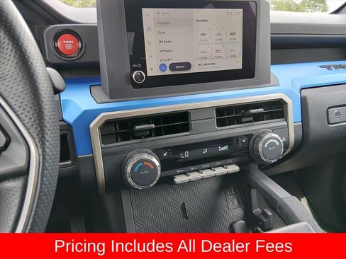 Used 2025 Toyota Tacoma TRD Off-Road AWD/4WD image 19