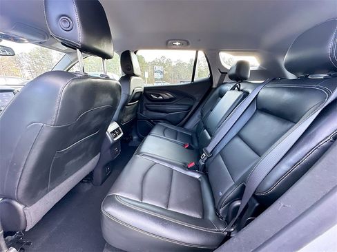 Used 2023 GMC Terrain SLT w/ Elevation Edition image 4