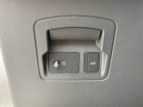 New 2026 Land Rover Range Rover Velar Dynamic SE image 30